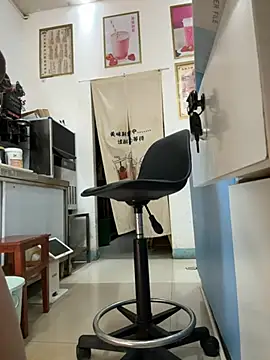 andii-1 online show from February 2026 02:04:01 AM