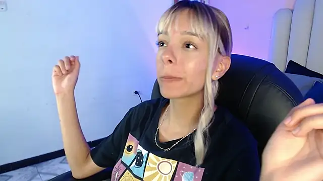 Snapshot of peyton_golden1 chatting on October 2025 03:36:01 AM peyton golden1 online show from October 2025 03:36:01 AM