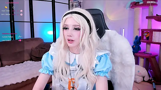 LilithLin online show from July 2026 03:37:02 PM