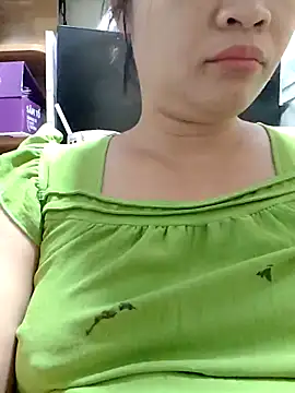 Snapshot of _Mira_69_ chatting on May 2026 12:52:01 AM Mira 69 online show from May 2026 12:52:01 AM