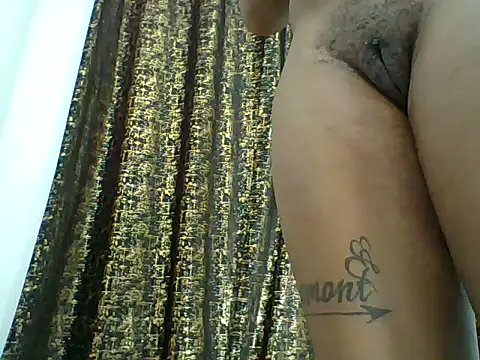 Snapshot of PrettyPrincess14 chatting on November 2025 09:52:01 AM PrettyPrincess14 online show from November 2025 09:52:01 AM