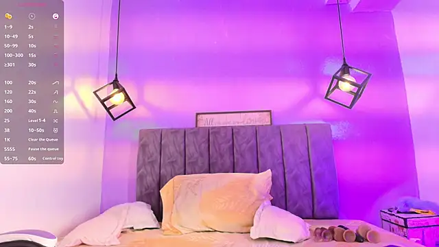 Snapshot of Sophiee_Velvet chatting on September 2025 03:03:01 PM Sophiee Velvet online show from September 2025 03:03:01 PM