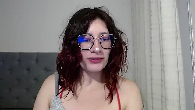 Snapshot of mariana124- chatting on January 2025 10:13:01 PM mariana124- online show from January 2025 10:13:01 PM
