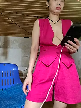 Tinease online show from October 2025 12:43:02 AM