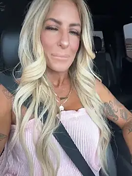 Snapshot of blondiluvsanal chatting on February 2026 08:05:01 PM blondiluvsanal online show from February 2026 08:05:01 PM