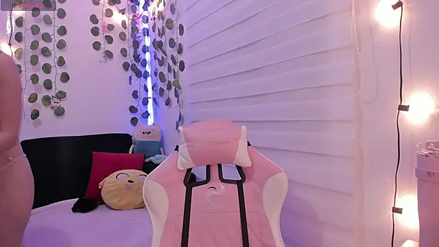 moonliiiight1 online show from December 2024 12:33:01 AM