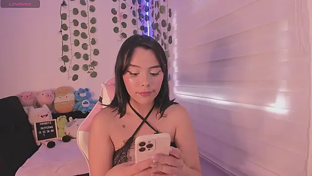 moonliiiight1 online show from March 2025 08:07:02 PM