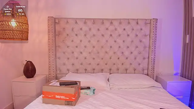 Maya Bluee online show from November 2025 04:00:02 AM