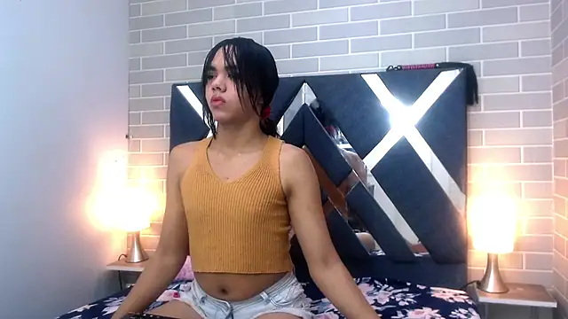 Snapshot of AndreaGil_ chatting on February 2025 12:02:02 PM AndreaGil online show from February 2025 12:02:02 PM