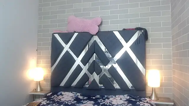 Snapshot of AndreaGil_ chatting on February 2025 12:11:02 PM AndreaGil online show from February 2025 12:11:02 PM