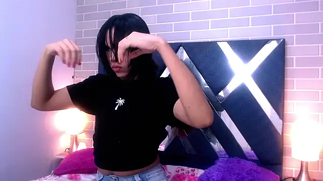 Snapshot of AndreaGil_ chatting on February 2025 11:53:01 AM AndreaGil online show from February 2025 11:53:01 AM