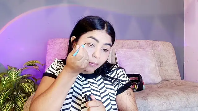 jade brunnette online show from June 2026 10:58:02 PM