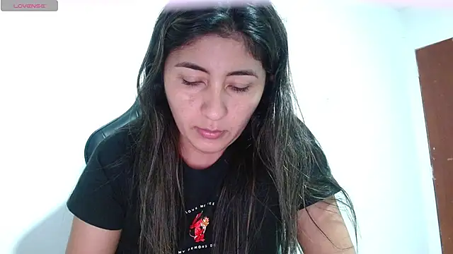 Snapshot of danna_peterson1 chatting on June 2026 08:59:02 PM danna peterson1 online show from June 2026 08:59:02 PM