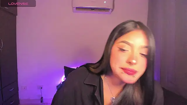 Snapshot of Mariana_Hasper_ chatting on June 2026 10:56:01 PM Mariana Hasper online show from June 2026 10:56:01 PM