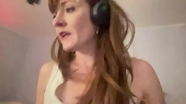 Snapshot of maythegr8ness chatting on February 2025 03:11:02 AM maythegr8ness online show from February 2025 03:11:02 AM
