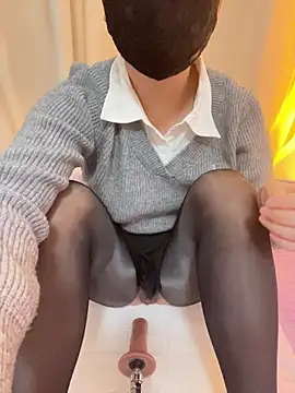 Nicole77-baby online show from December 2025 02:28:02 AM