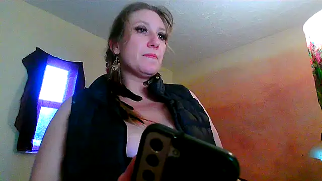 Snapshot of lilyhornyhousewife chatting on February 2025 04:45:02 PM lilyhornyhousewife online show from February 2025 04:45:02 PM