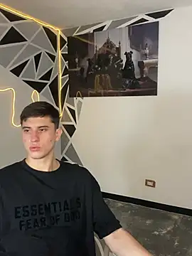 oliver Lz online show from February 2025 07:38:02 PM