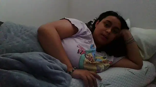 cinnaminnie online show from October 2025 03:35:02 PM