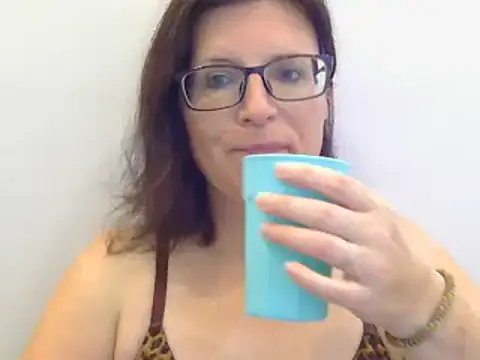 Snapshot of CrimsonMistress chatting on January 2025 12:39:01 AM CrimsonMistress online show from January 2025 12:39:01 AM