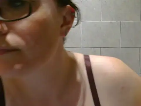 Snapshot of CrimsonMistress chatting on February 2025 06:03:01 AM CrimsonMistress online show from February 2025 06:03:01 AM