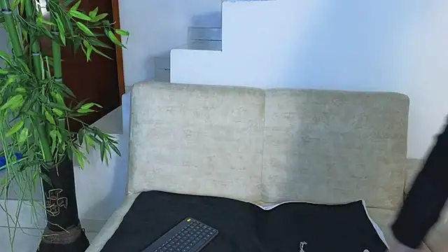 Snapshot of Lorenne_Miller chatting on October 2025 03:54:02 AM Lorenne Miller online show from October 2025 03:54:02 AM