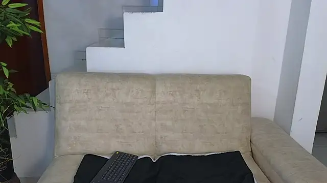 Snapshot of Lorenne_Miller chatting on November 2025 04:12:02 AM Lorenne Miller online show from November 2025 04:12:02 AM