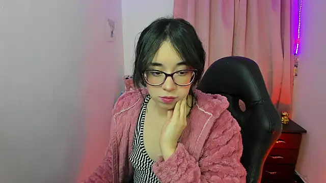 Snapshot of indra_cam chatting on January 2025 05:30:01 AM indra cam online show from January 2025 05:30:01 AM