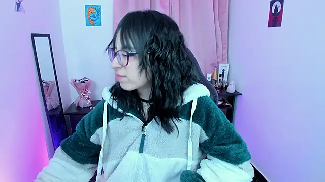 Snapshot of indra_cam chatting on February 2025 12:19:02 AM indra cam online show from February 2025 12:19:02 AM