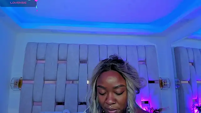 mia schwarz online show from April 2026 09:48:02 PM