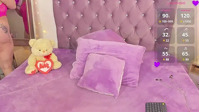 Snapshot of Kharla_Marin chatting on March 2025 11:27:02 PM Kharla Marin online show from March 2025 11:27:02 PM