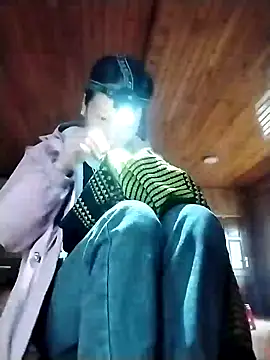 Snapshot of lytamye chatting on December 2024 01:07:02 AM lytamye online show from December 2024 01:07:02 AM