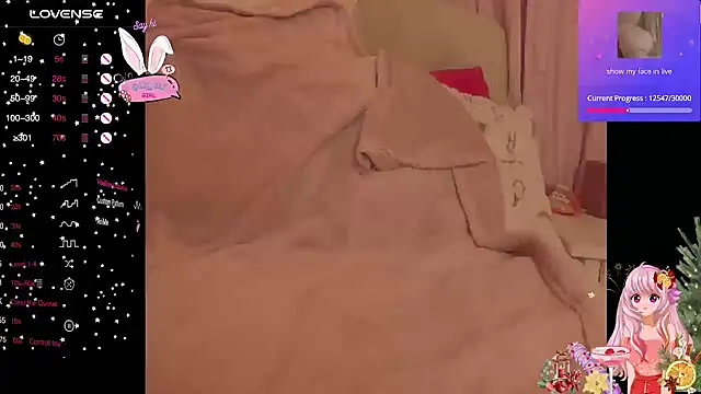 Snapshot of Blondecandie chatting on February 2026 11:14:01 AM Blondecandie online show from February 2026 11:14:01 AM