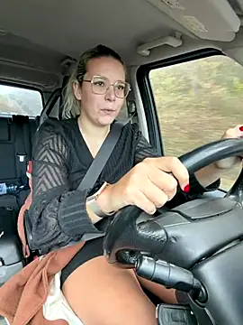 EmyLana online show from November 2025 07:49:01 AM