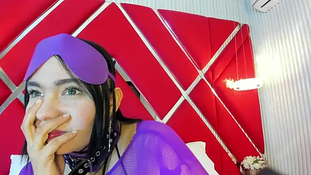 Snapshot of SusanCouper chatting on May 2026 04:51:01 AM SusanCouper online show from May 2026 04:51:01 AM