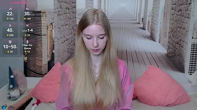 Snapshot of Cutieblondegirl chatting on March 2026 10:15:02 AM Cutieblondegirl online show from March 2026 10:15:02 AM