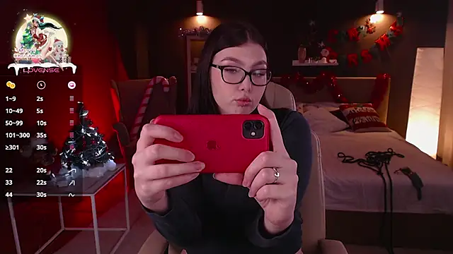 Arizonaa Muse online show from December 2024 12:27:01 PM