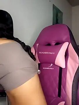Lanna hott  online show from May 2026 02:01:02 PM