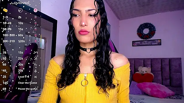 Lanna hott  online show from June 2026 12:10:02 PM