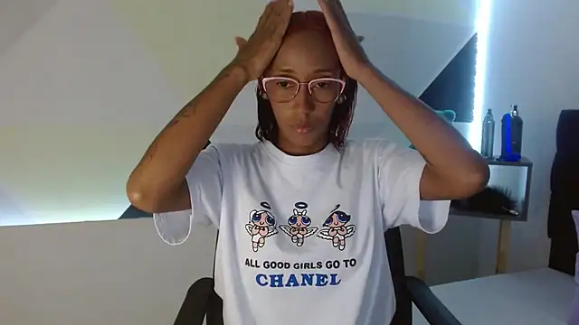 Snapshot of ZashaRomero chatting on February 2025 08:01:01 PM ZashaRomero online show from February 2025 08:01:01 PM