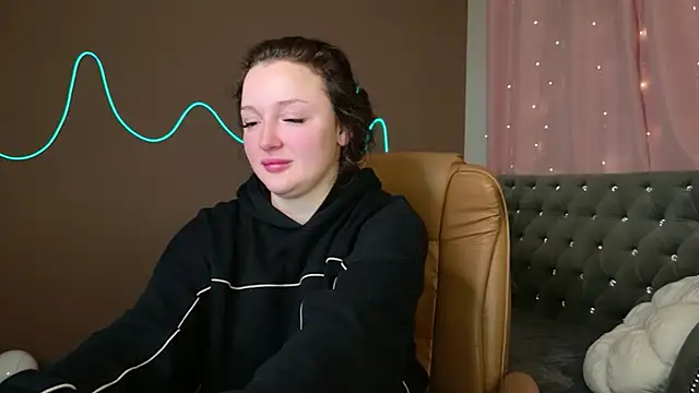 GloriNichols online show from October 2025 05:19:02 AM