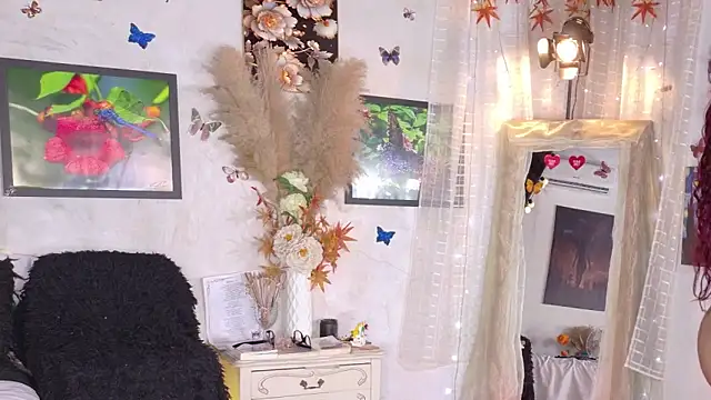 Kyara Queen online show from November 2025 06:23:02 PM