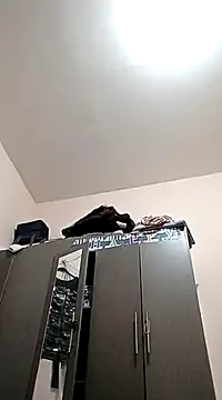 Snapshot of ale3J4a chatting on December 2024 04:35:02 AM ale3J4a online show from December 2024 04:35:02 AM