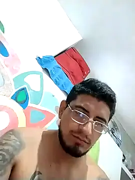 Snapshot of ale3J4a chatting on January 2025 06:27:02 PM ale3J4a online show from January 2025 06:27:02 PM