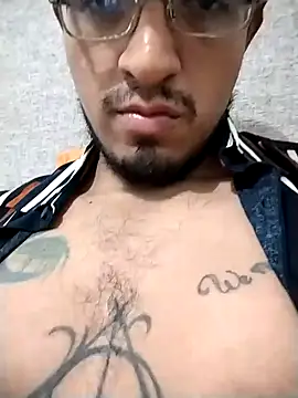 Snapshot of ale3J4a chatting on January 2025 05:37:02 AM ale3J4a online show from January 2025 05:37:02 AM