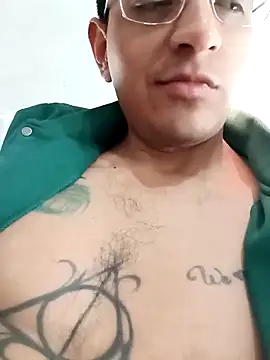 Snapshot of ale3J4a chatting on March 2025 02:40:01 PM ale3J4a online show from March 2025 02:40:01 PM