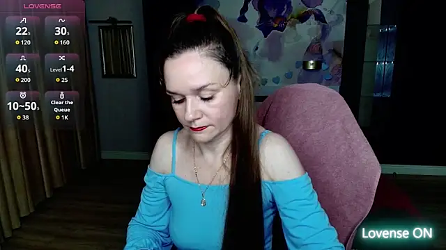 Snapshot of AriaGray chatting on June 2026 01:37:01 AM AriaGray online show from June 2026 01:37:01 AM