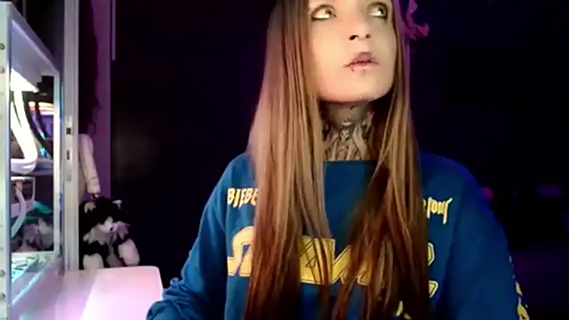 Snapshot of InesGold chatting on February 2025 09:14:01 PM InesGold online show from February 2025 09:14:01 PM