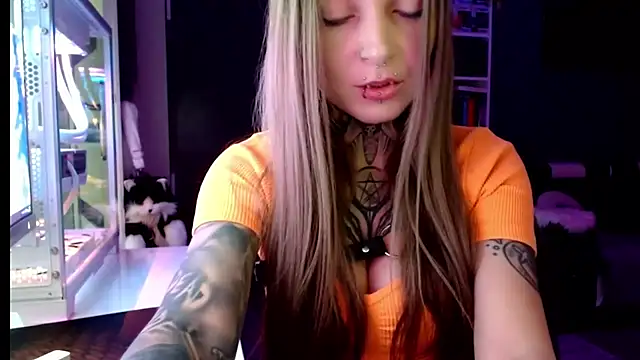 Snapshot of InesGold chatting on March 2025 04:22:01 PM InesGold online show from March 2025 04:22:01 PM