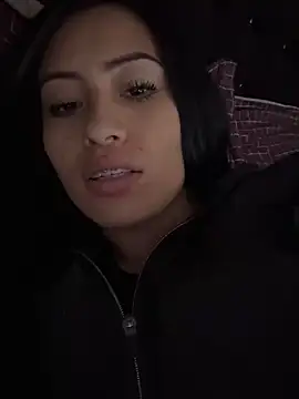 Snapshot of Sara_luna_ chatting on December 2024 06:35:01 PM Sara luna online show from December 2024 06:35:01 PM